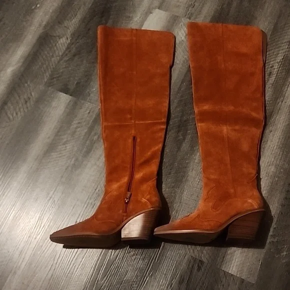 VINCE CAMUTO SHAHARLA KETCHUP BOOT SIZE 8 - Picture 6 of 6